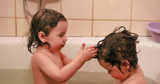 Shampoo Infantil: O Que Procurar no Rótulo para Garantir Segurança e Eficácia