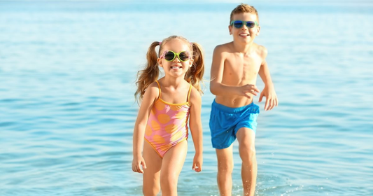 Como Adaptar a Rotina de Cuidados Capilares do Seu Filho para os Dias Mais Quentes